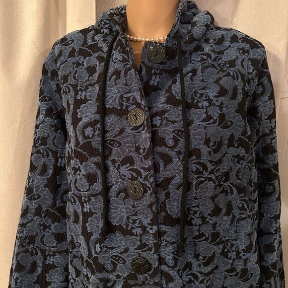 CMC USA Women’s Size Large Blue Tapestry Vintage Print Button up Long Jacket - Picture 7 of 14
